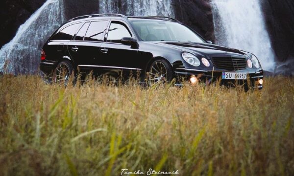 Mercedes stasjonsvogn med 59 North Wheels D-005
