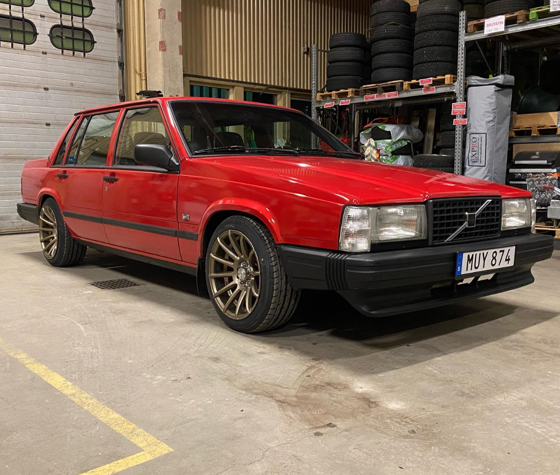 Volvo 740 8.5x17