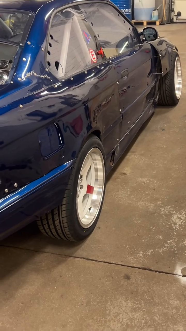 BMW E36 med 59 North D-004 felger – @hasansbilverkstad