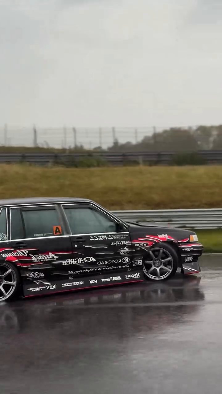 Volvo 740 med 59 North D-009 felger – @rickardrudebou