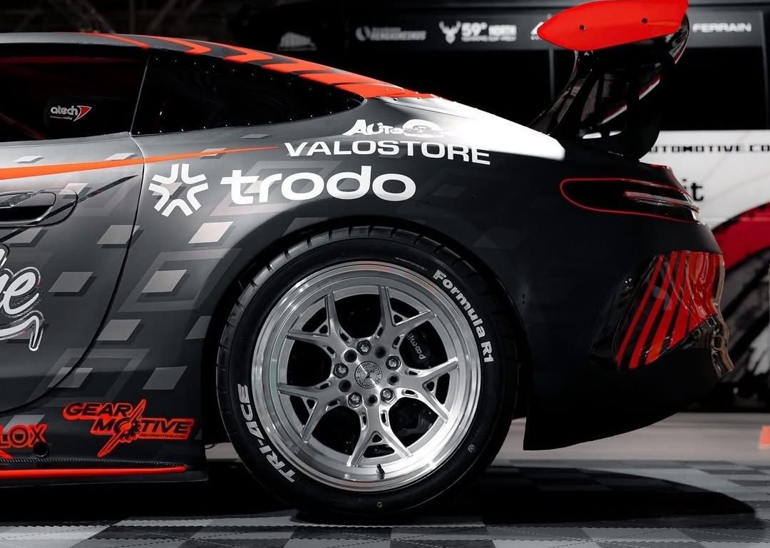 Kilde: @blacksmokeracing / Instagram